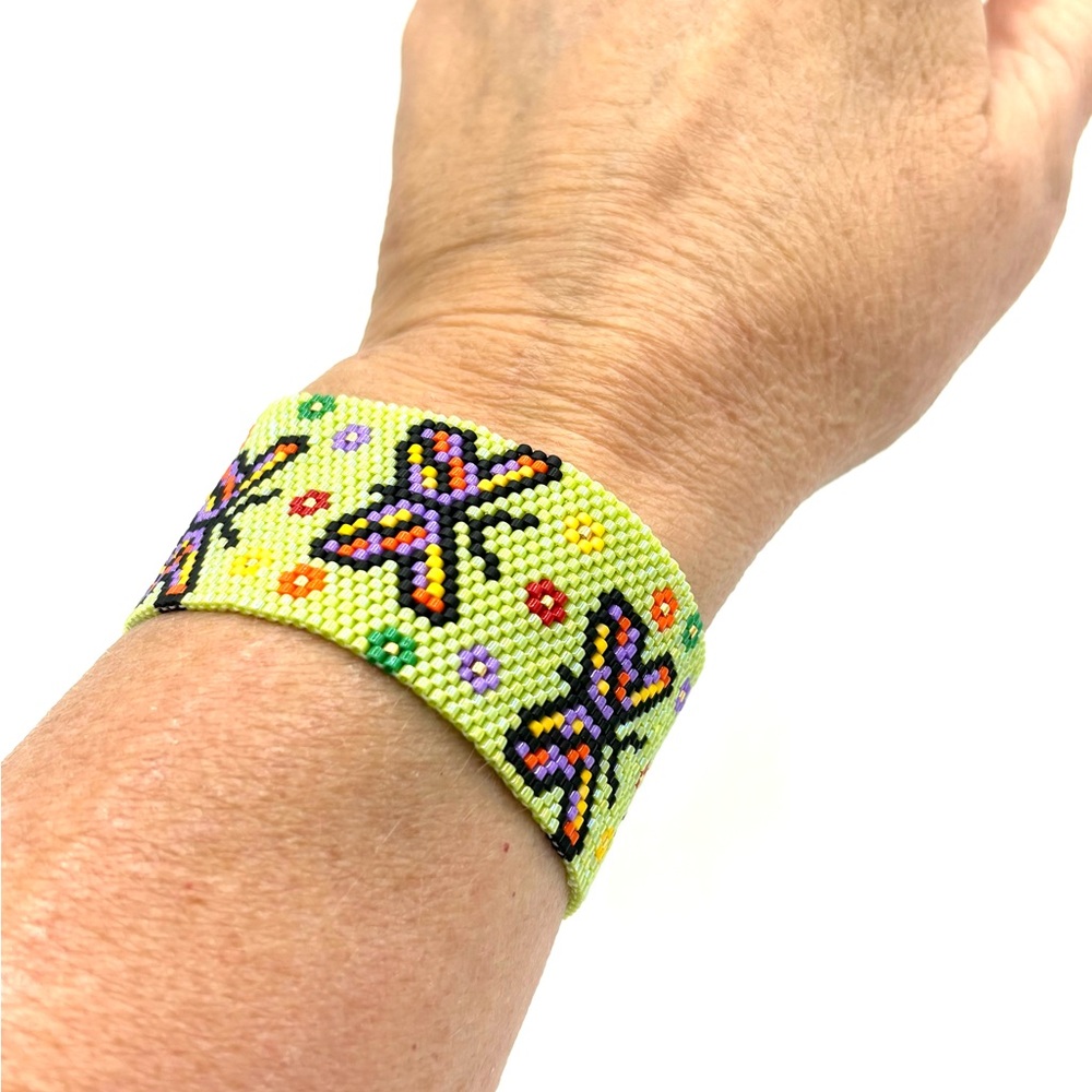 HAND CRAFTED Butterfly Beaded Bracelet Lime Green - Picture 8 of 9